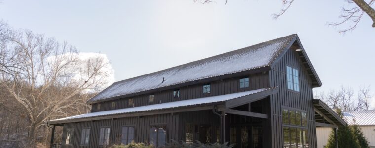 spain ranch black barn 13